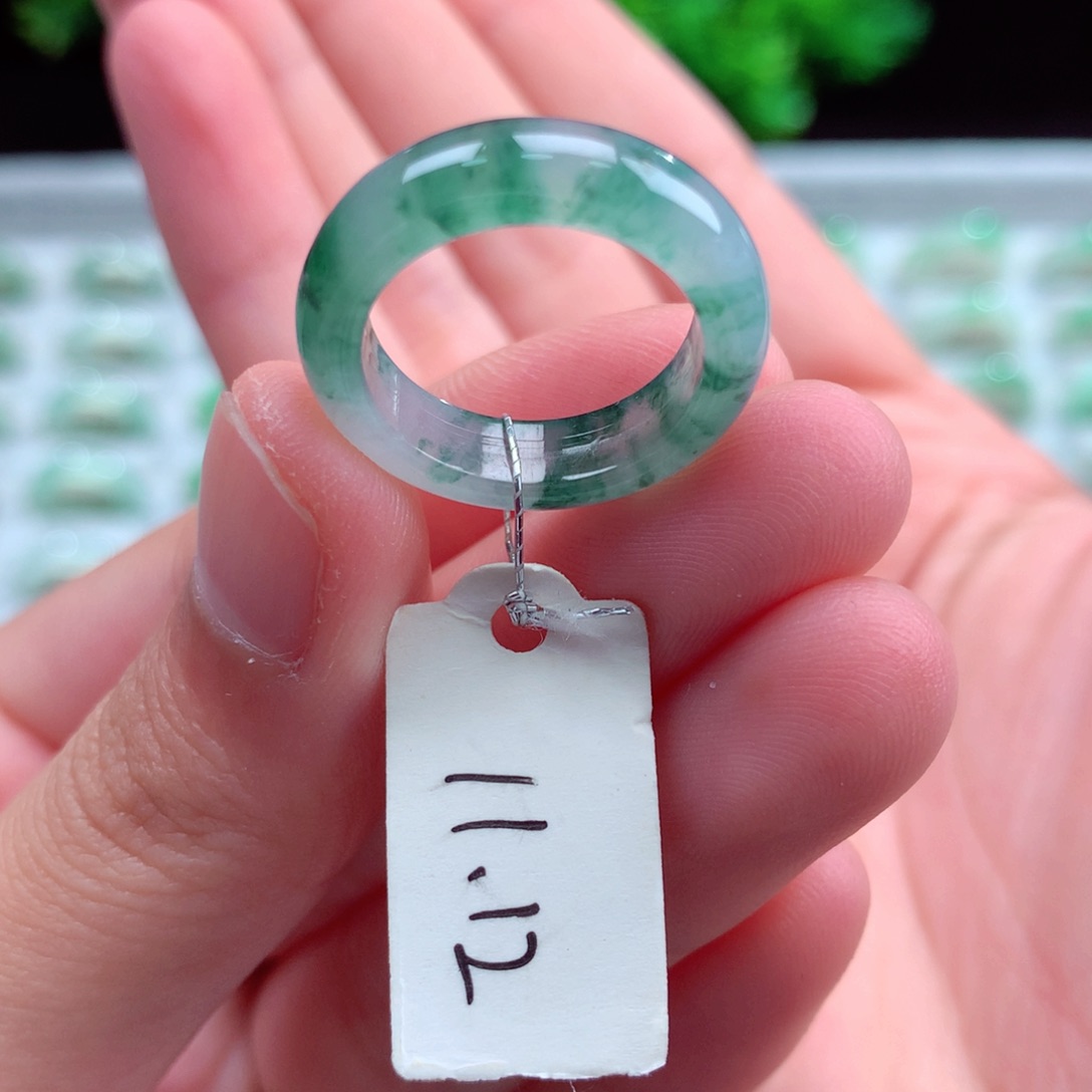 未镶嵌戒指翡翠超*?天然