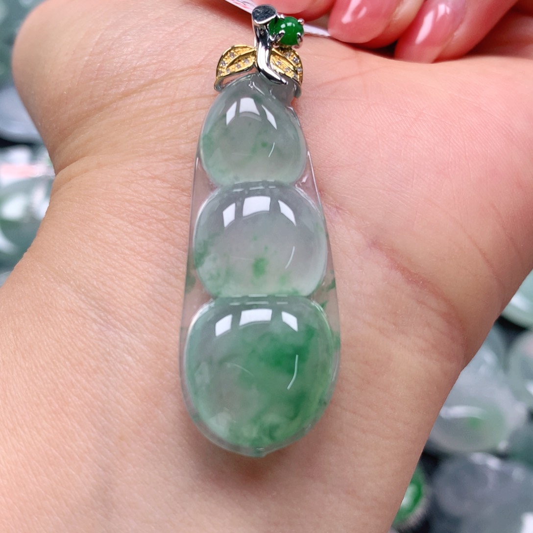 翡翠颈饰18K金镶嵌天然翡翠