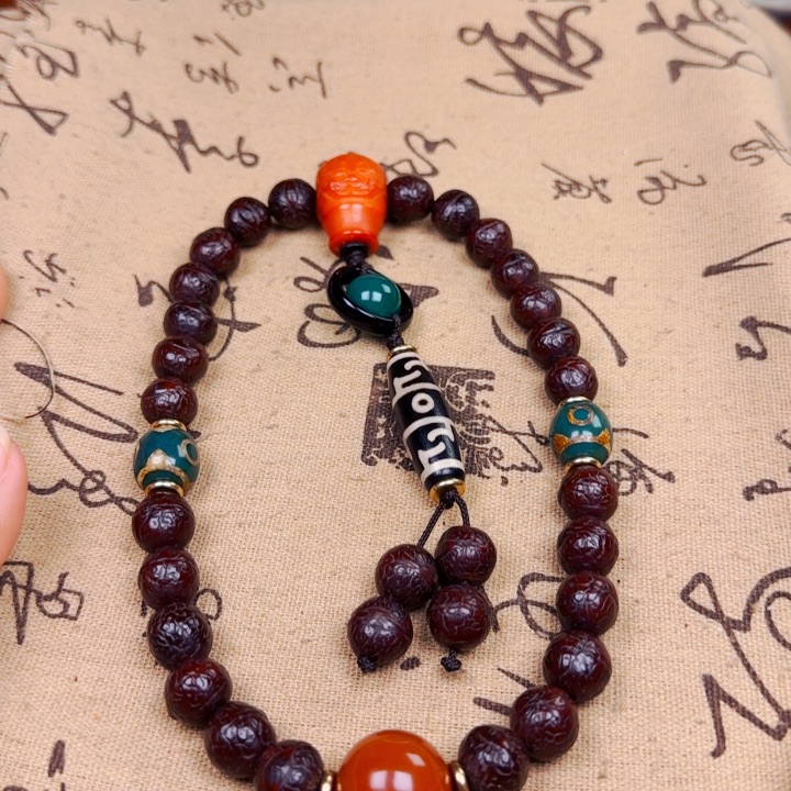 凤眼菩提吊坠手持