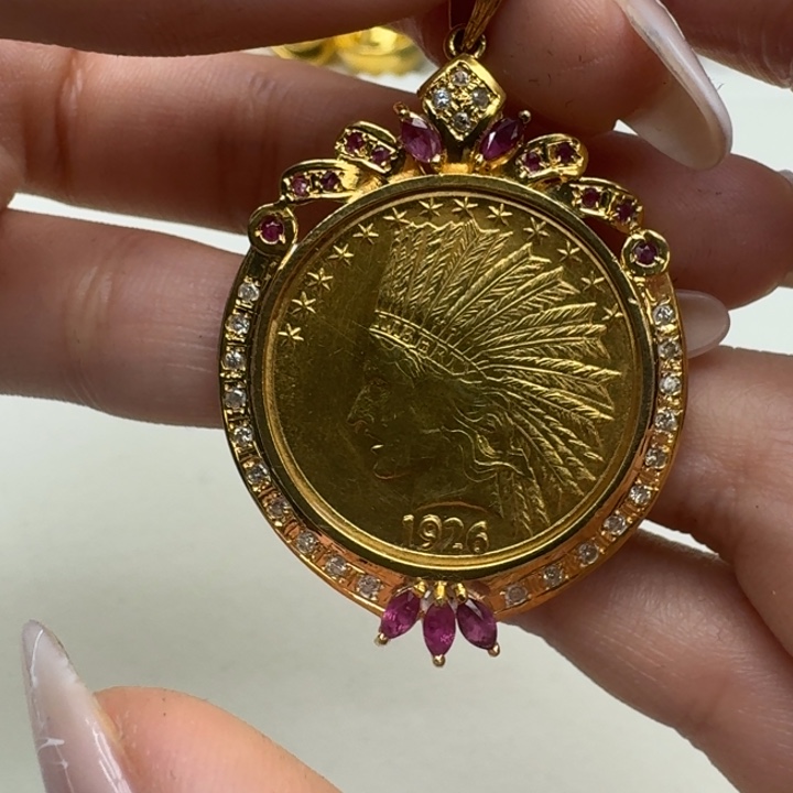 未镶嵌颈饰红宝石