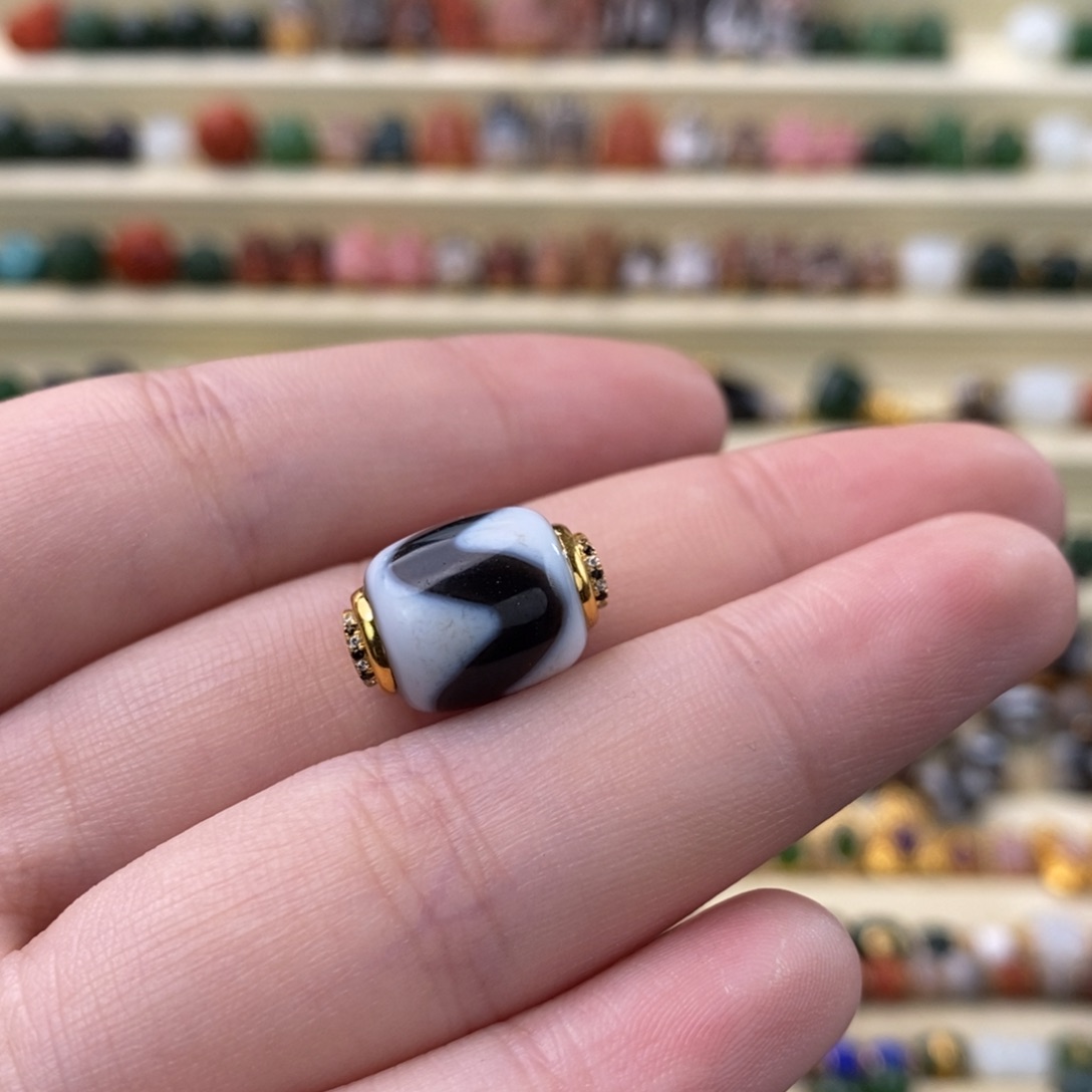 玛瑙/玉髓18K金镶嵌颈饰