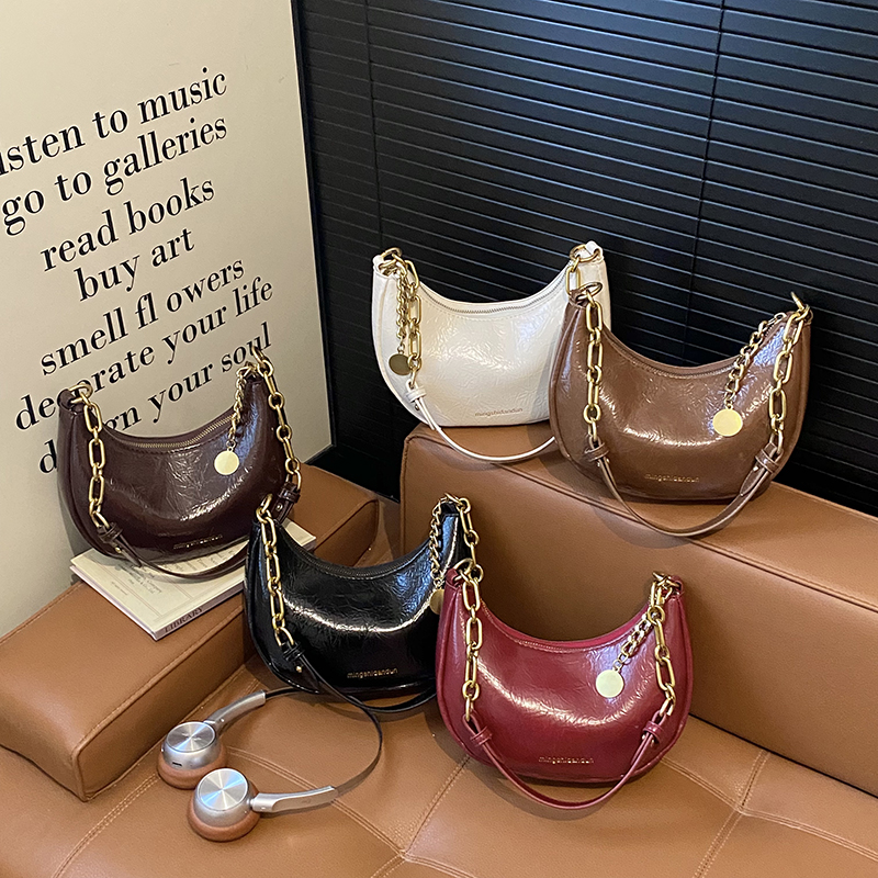 复古小众设计包包女高级感通勤斜挎包时尚链条单肩腋下月牙包123