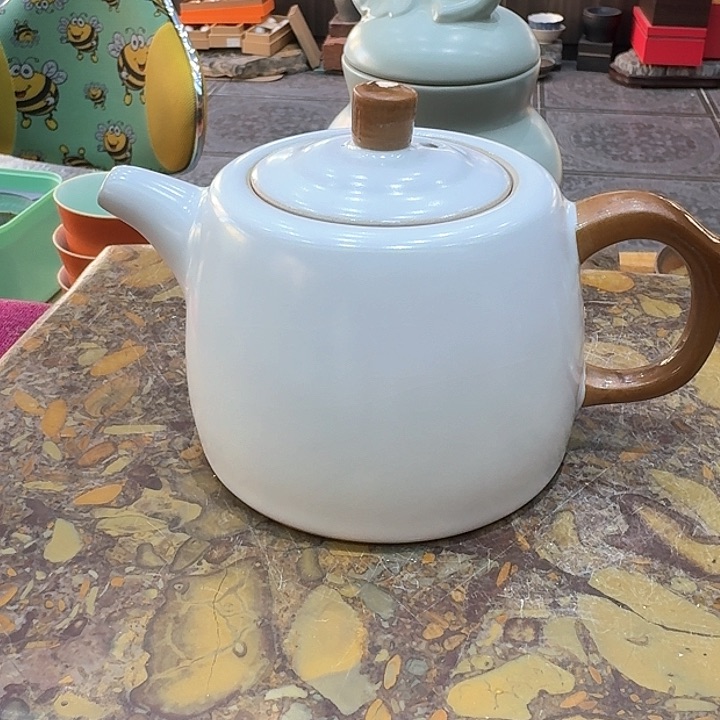 汝瓷大壶一个。。。。品茗