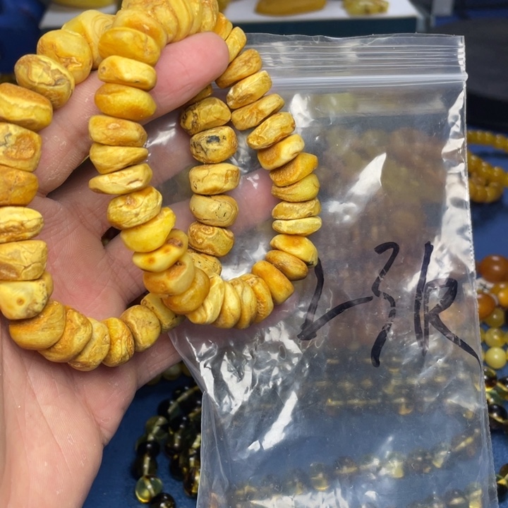 未镶嵌琥珀珠宝奇石