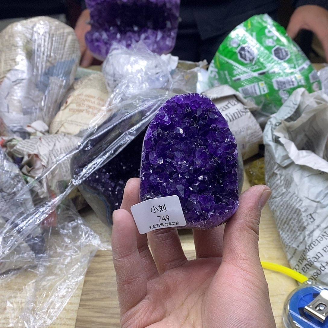 未镶嵌水晶大型摆件（非配饰）