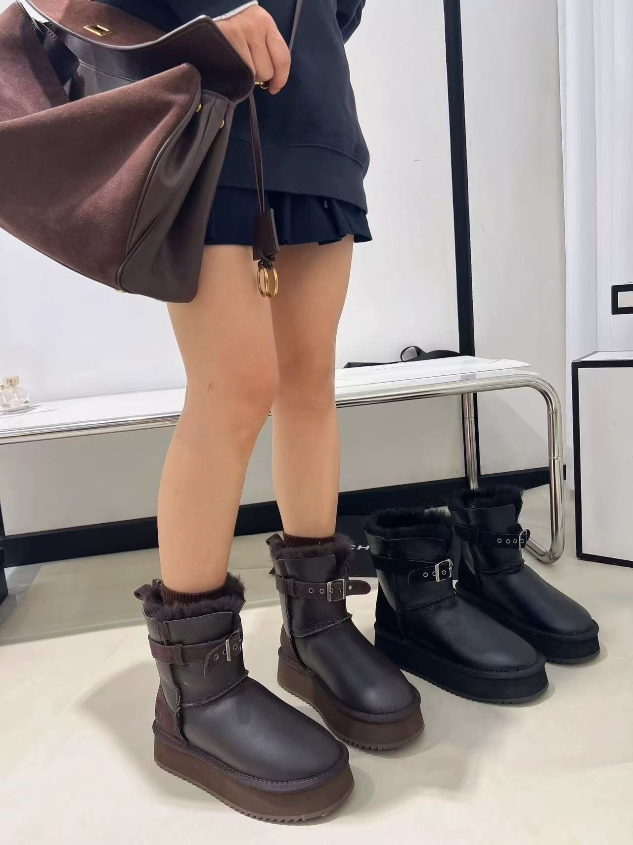 雪地靴轻奢厚底女新款加绒保暖短筒马丁靴瑷2522