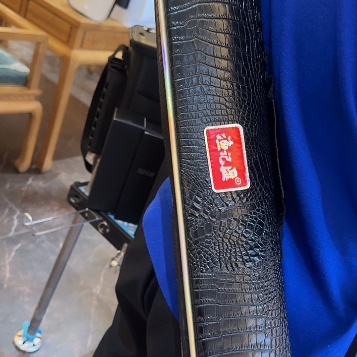 鳄鱼纹杆包，，1米三。