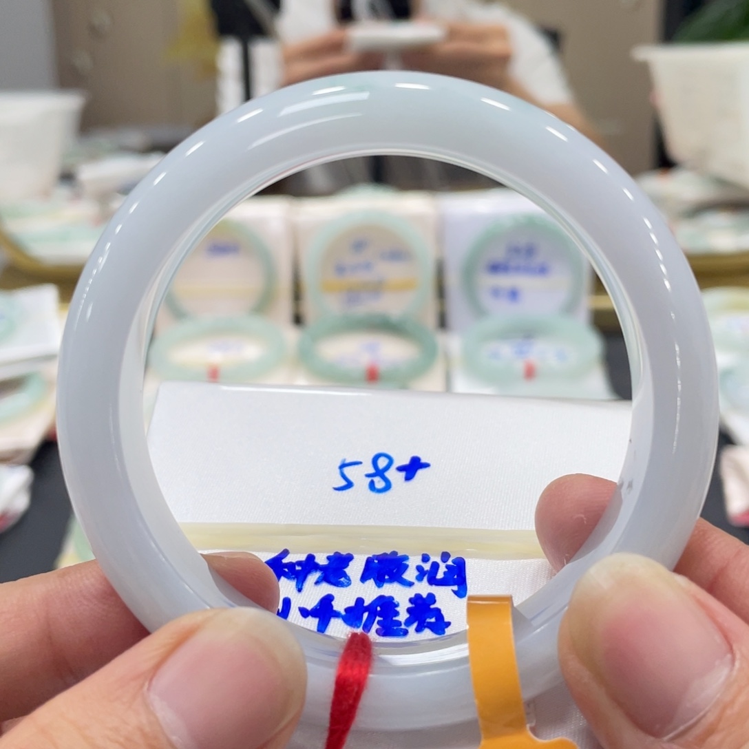 翡翠未镶嵌手镯翡翠手镯