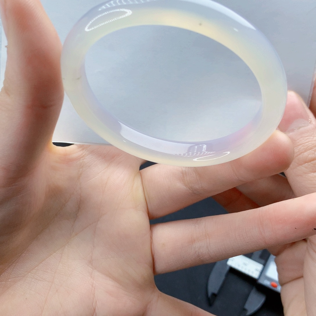 玛瑙/玉髓手镯未镶嵌55