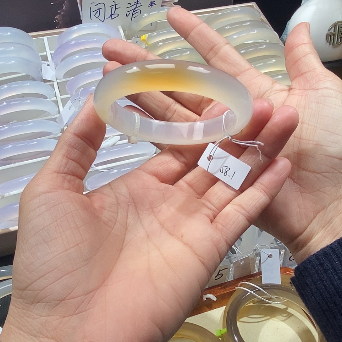 玛瑙/玉髓手镯未镶嵌
