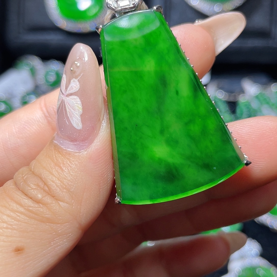 翡翠颈饰银S925镶嵌翡翠