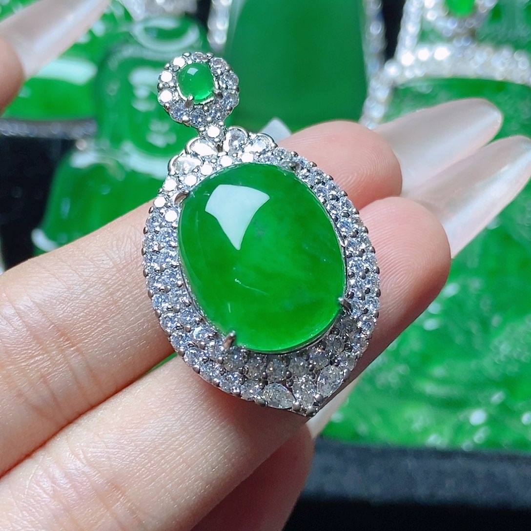 颈饰未镶嵌翡翠            