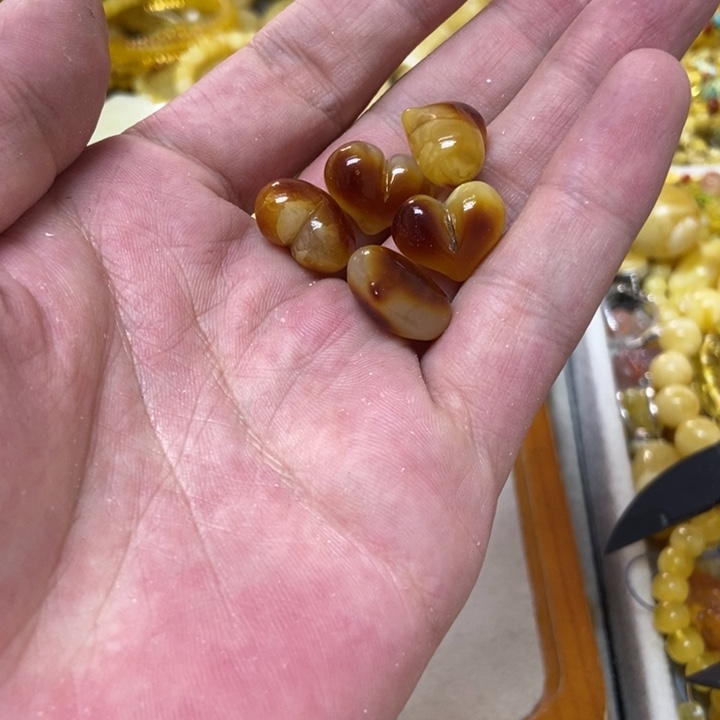 蜜蜡未镶嵌裸石多样性发货其一