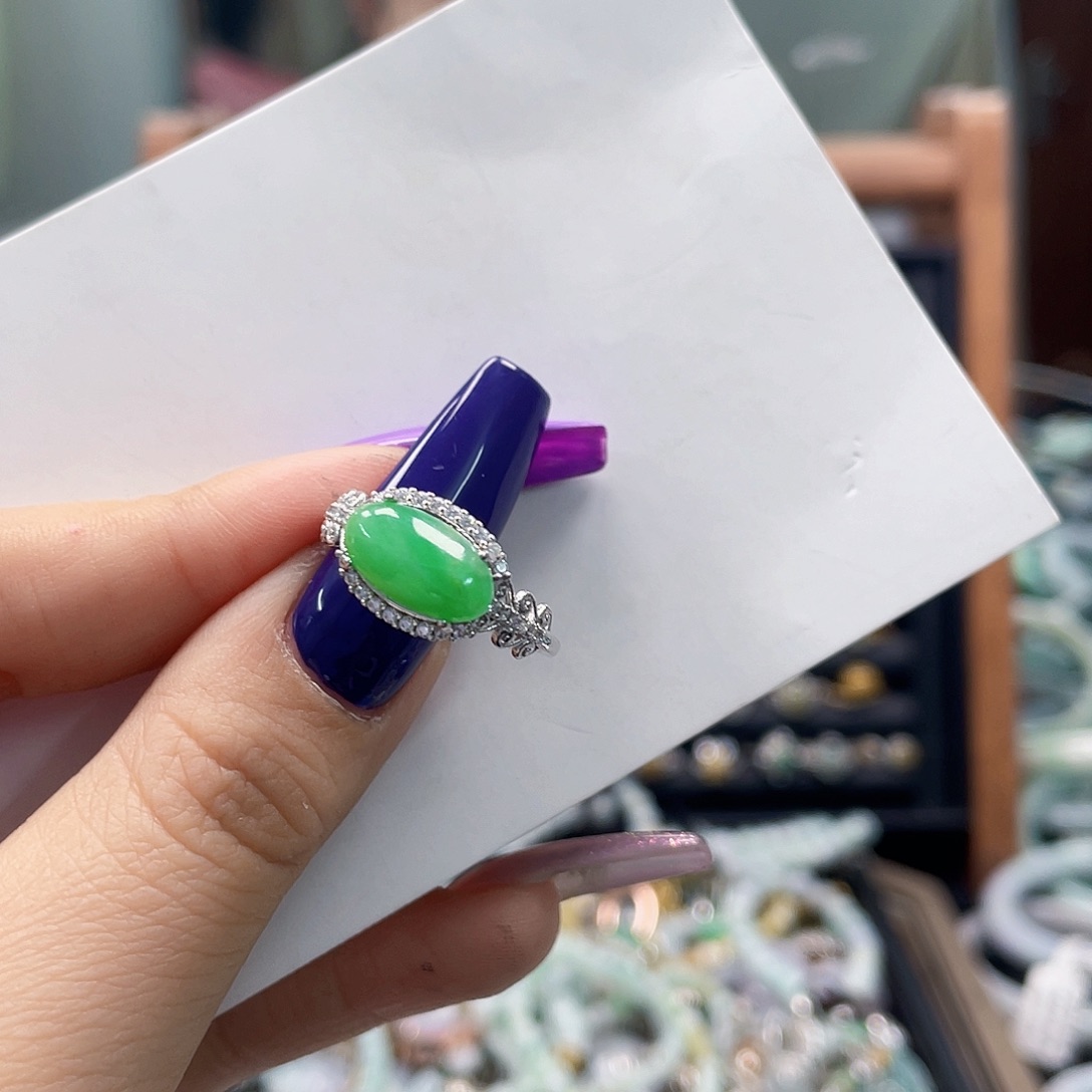 翡翠颈饰未镶嵌天然翡翠Ａ货