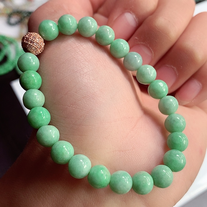 翡翠颈饰未镶嵌手串