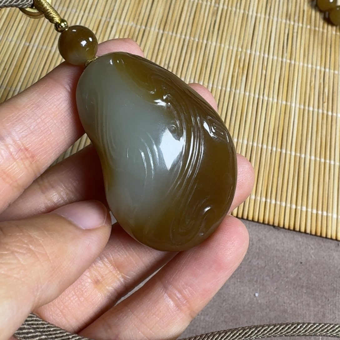 和田玉（糖玉）颈饰未镶嵌