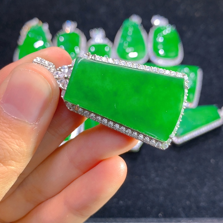 翡翠颈饰银S925镶嵌一个