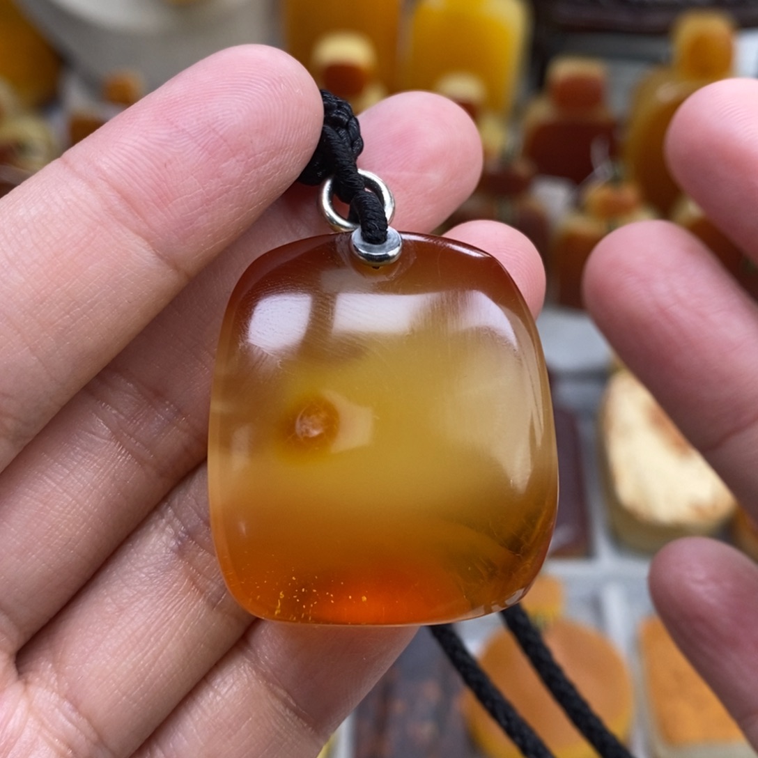 蜜蜡未镶嵌珠宝奇石