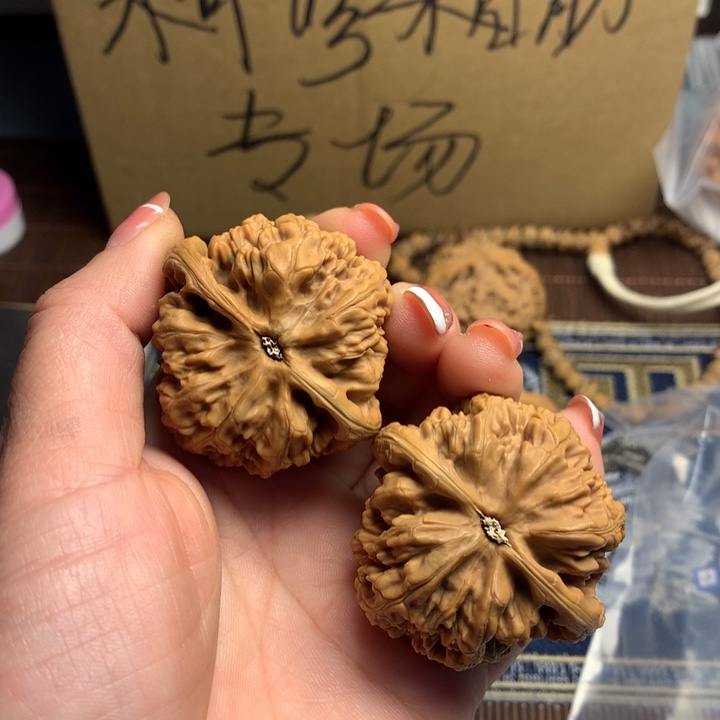 吊坠文玩核桃哇*哈粗筋