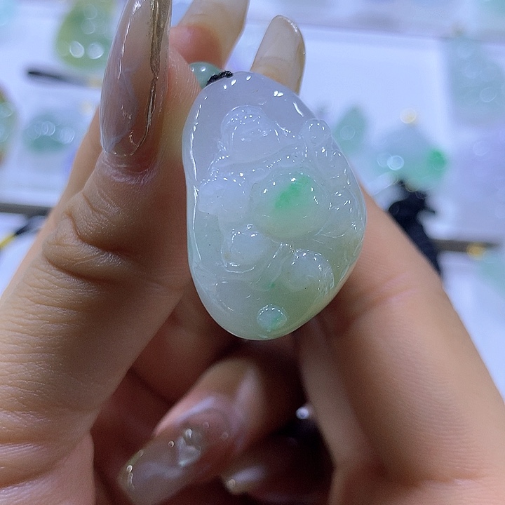 翡翠颈饰未镶嵌天然翡翠A货吊坠