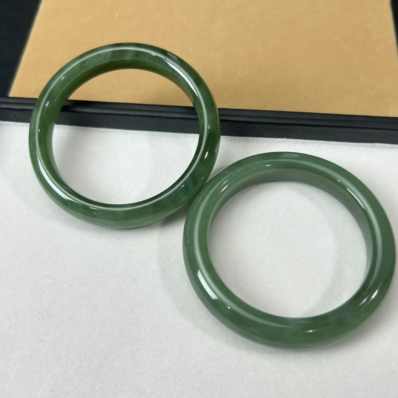 Gloire/古名【睿泽鉴宝】碧玉窄条手镯多样性发一有瑕（52-57#）V0099