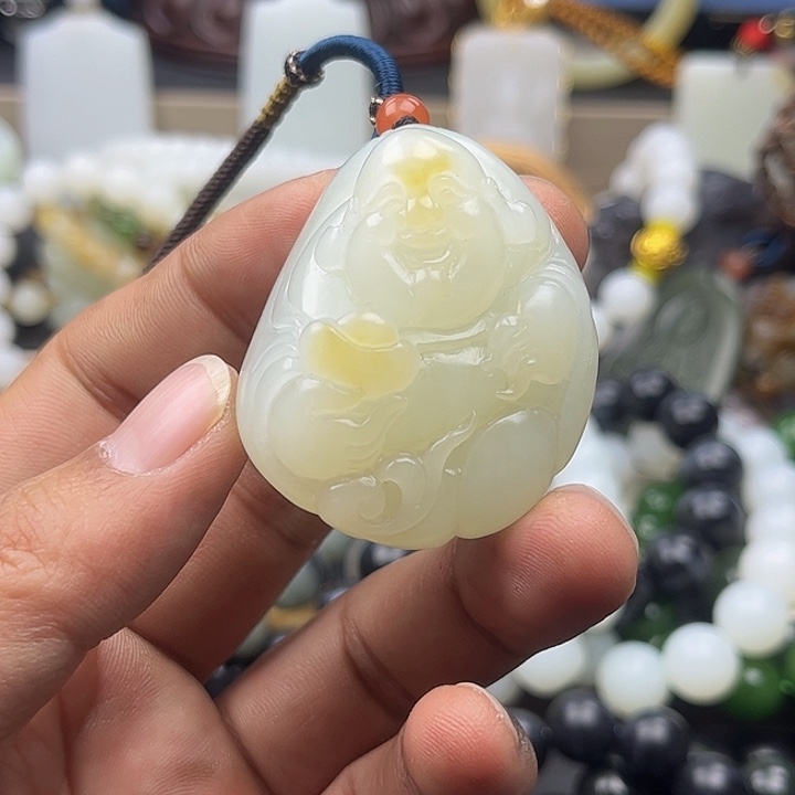 和田玉吊坠(不含链)未镶嵌青*案