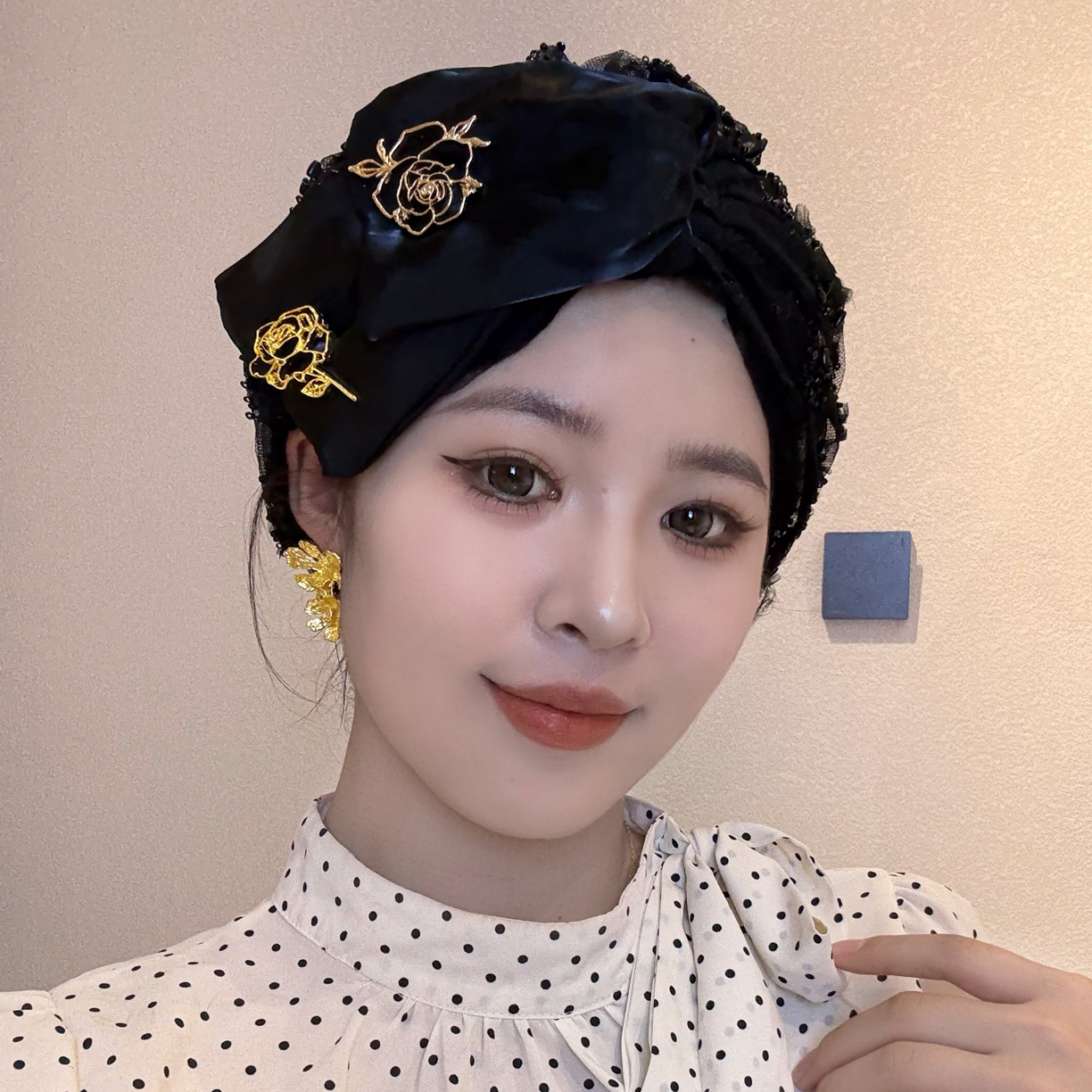 新款秋冬轻奢重工发带帽