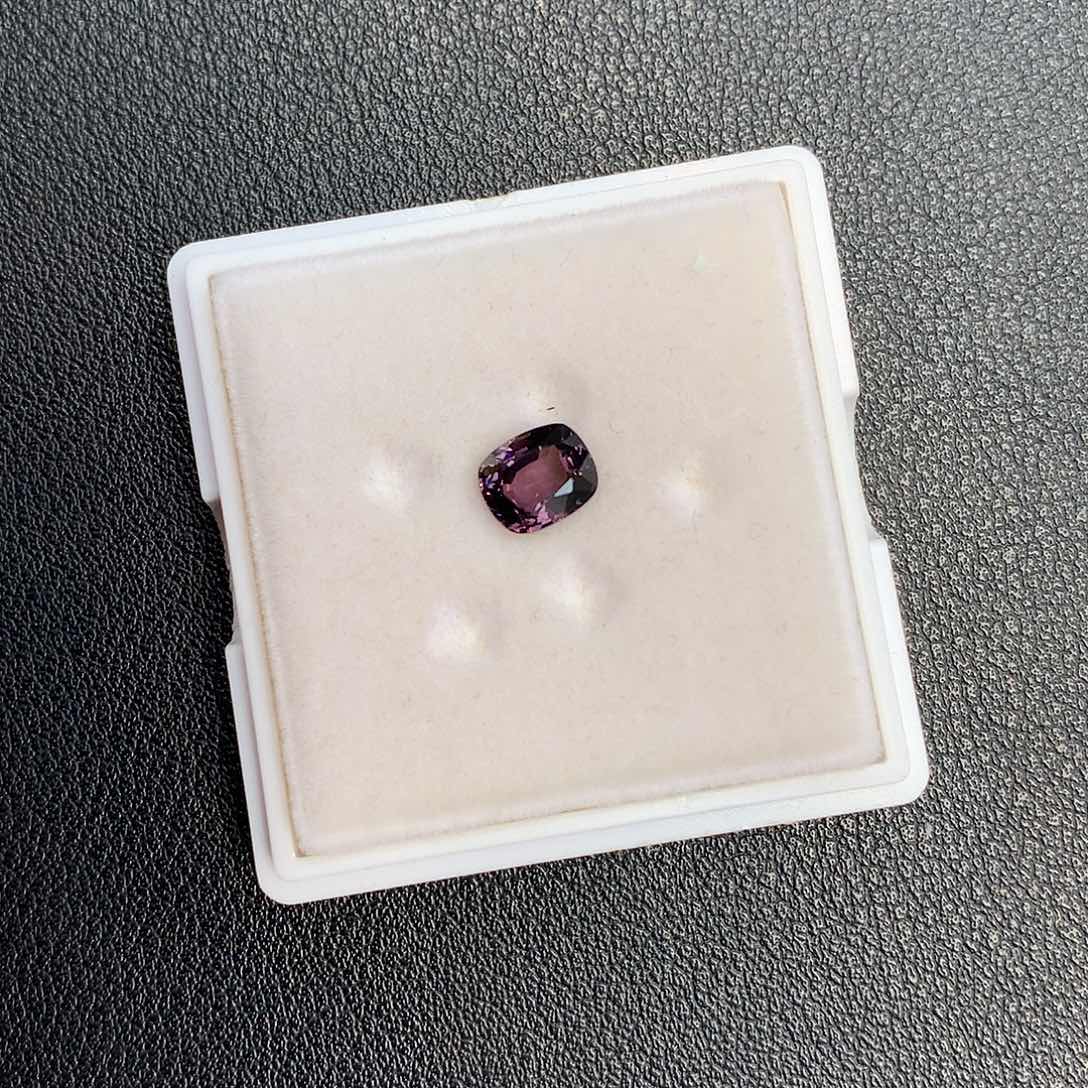 尖晶石裸石未镶嵌