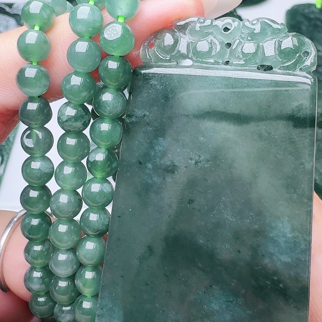 翡翠未镶嵌颈饰111