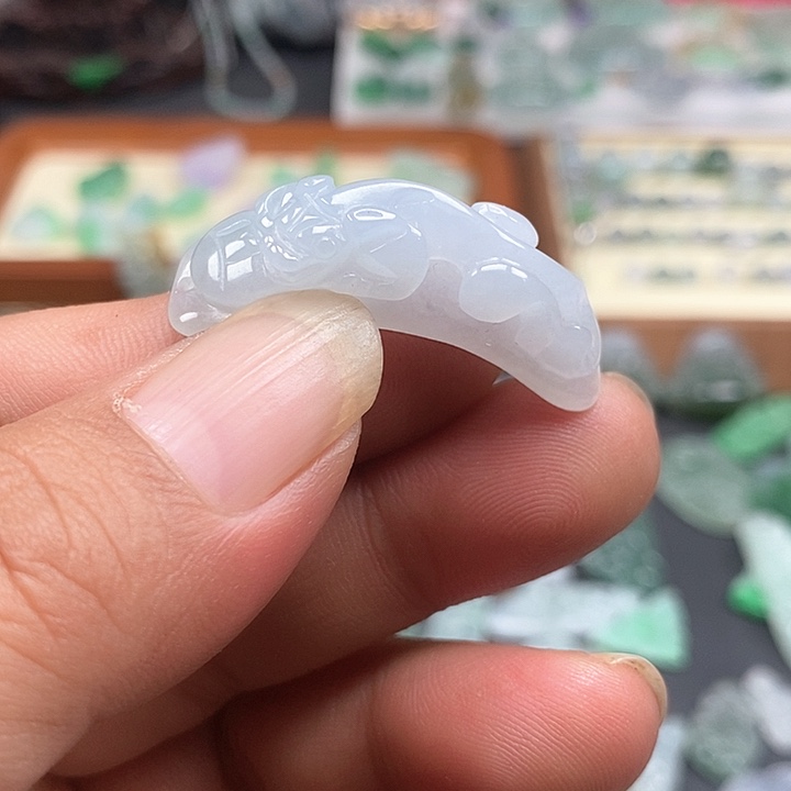 吊坠(不含链)未镶嵌翡翠