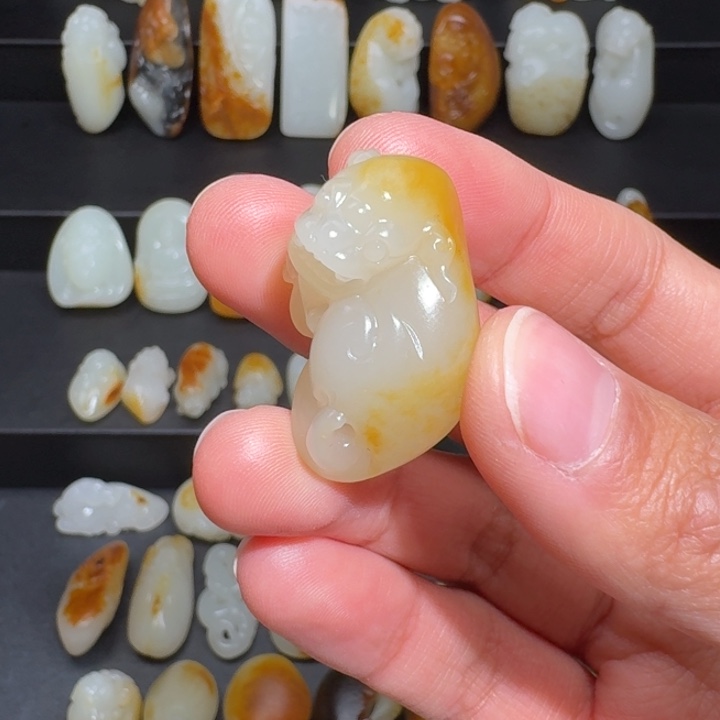 和田玉颈饰未镶嵌哈****饰