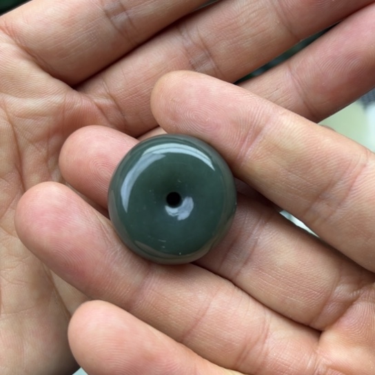 和田玉未镶嵌珠宝半成品