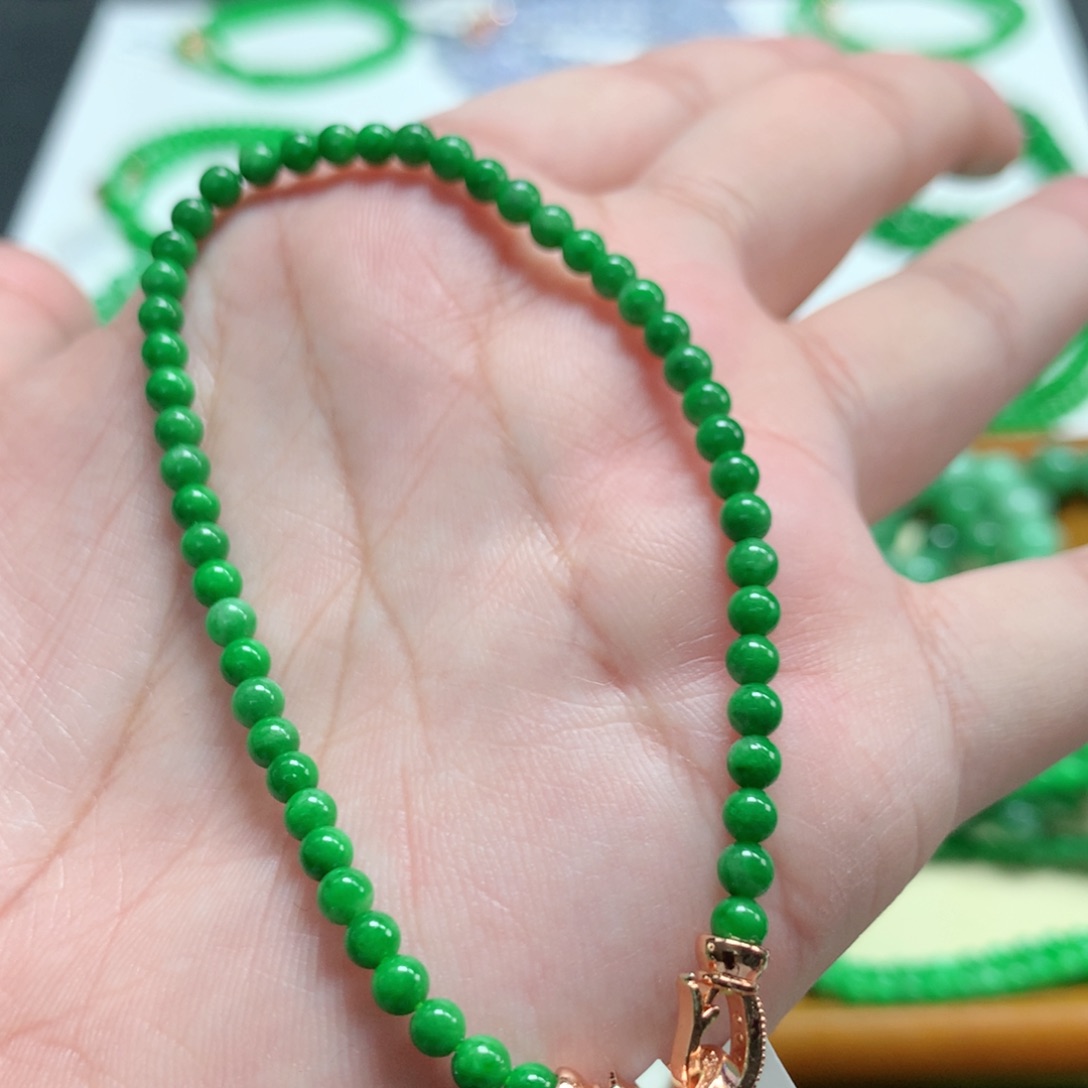 圣***鱼翡翠未镶嵌手链翡翠