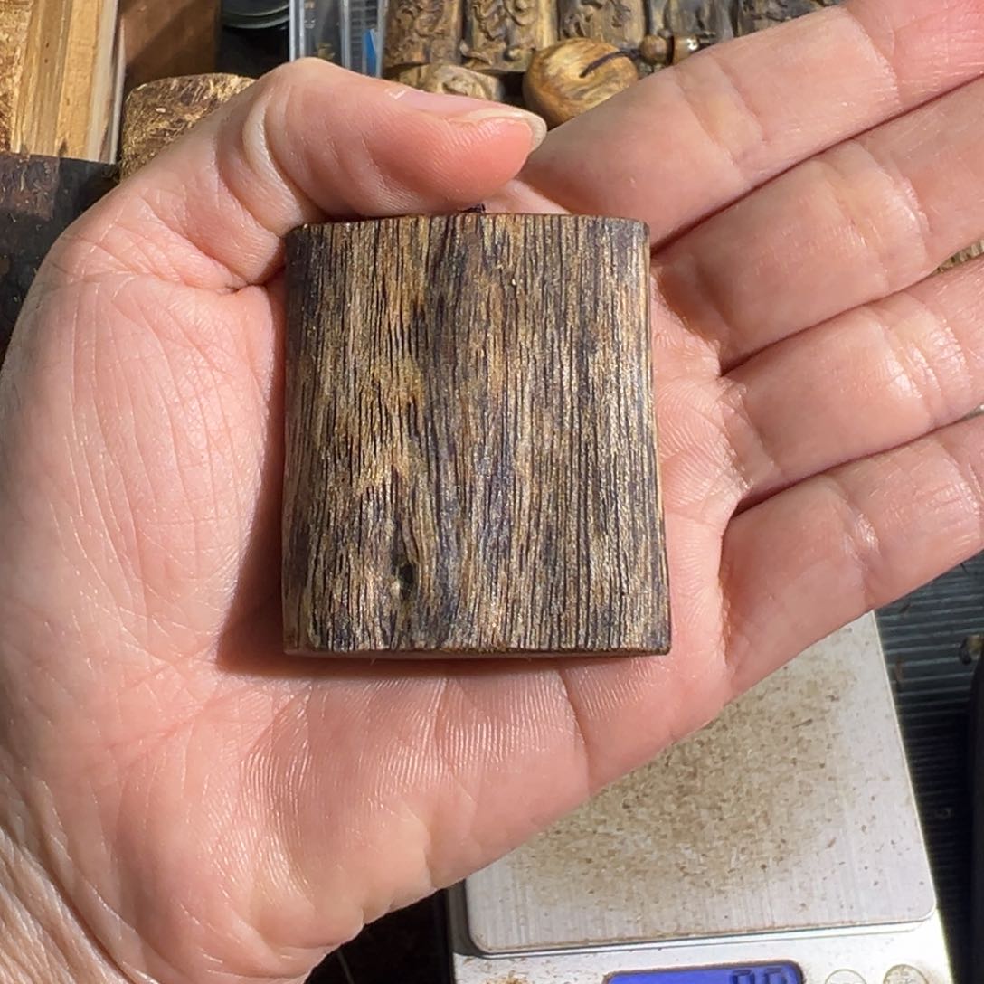 沉香吊坠绿奇楠吊坠8.5克