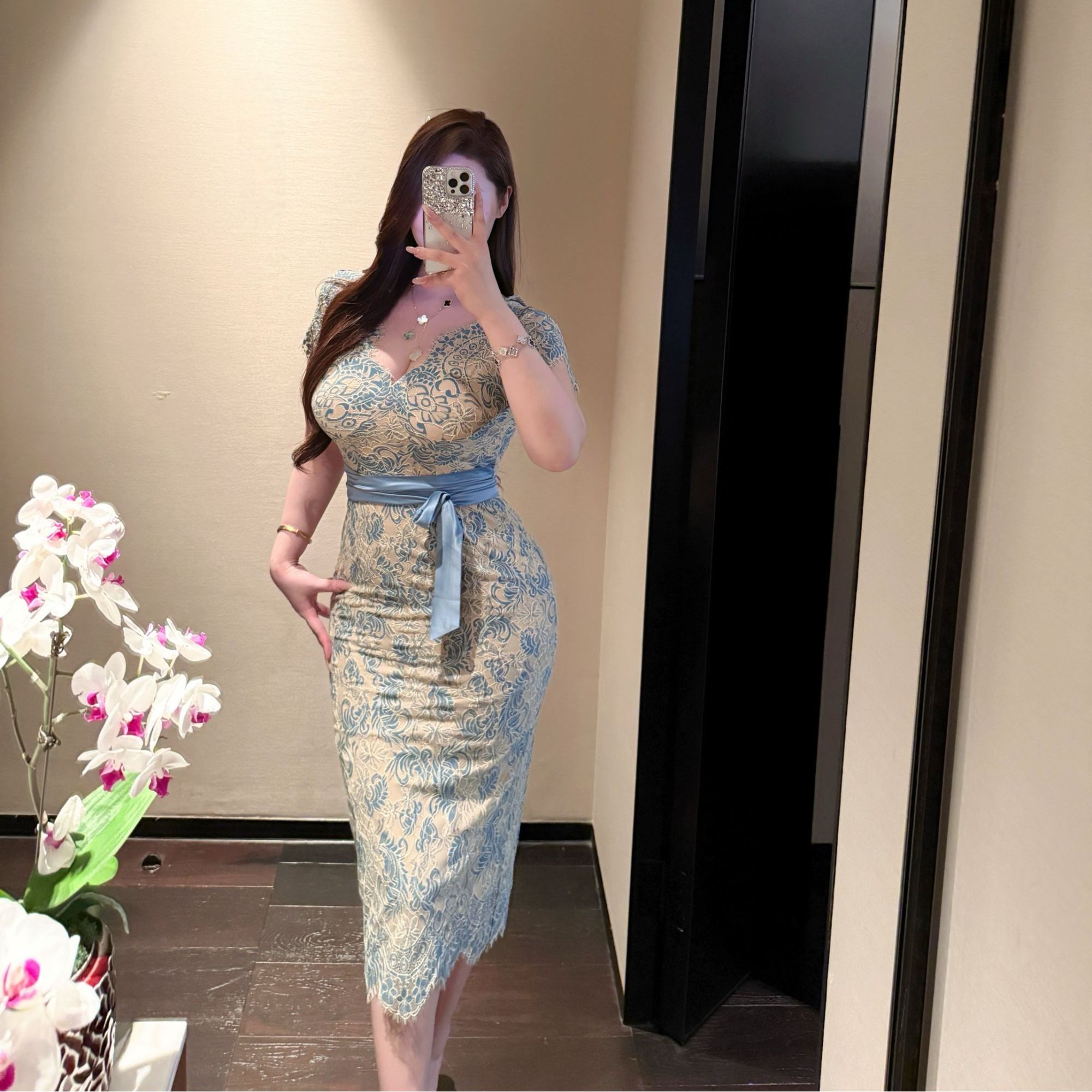 胖婷大码定制胖mm「夏日苍兰」微胖御姐定染睫毛蕾丝包臀连衣裙夏