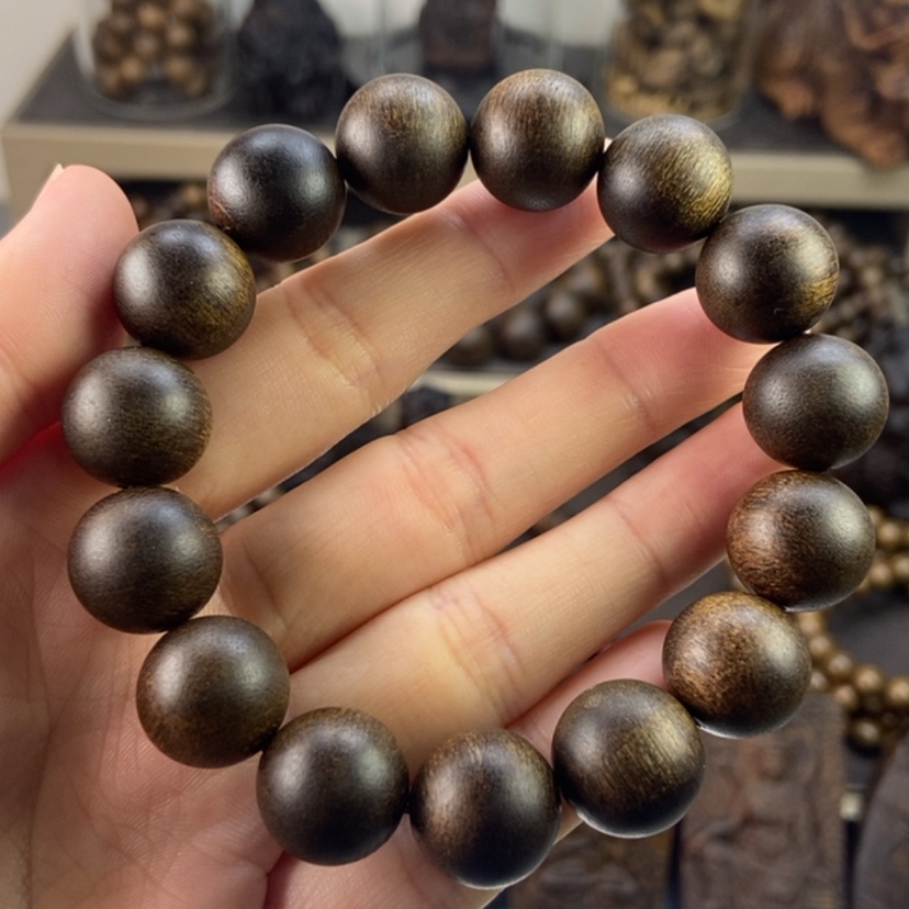 【闪购商品】沉香手串一***卍越南芽庄白棋