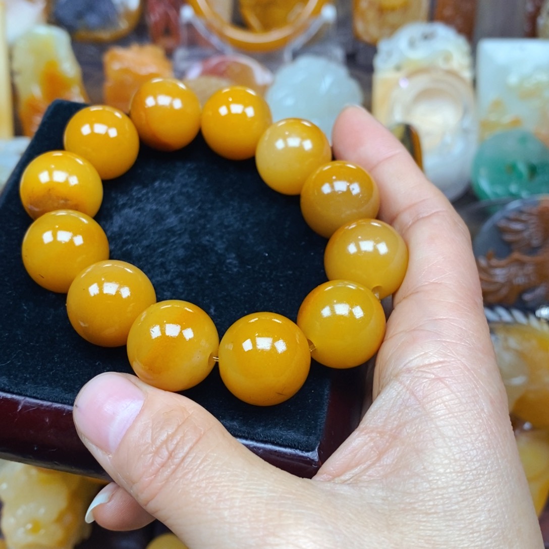 石英质玉（黄龙玉）颈饰未镶嵌