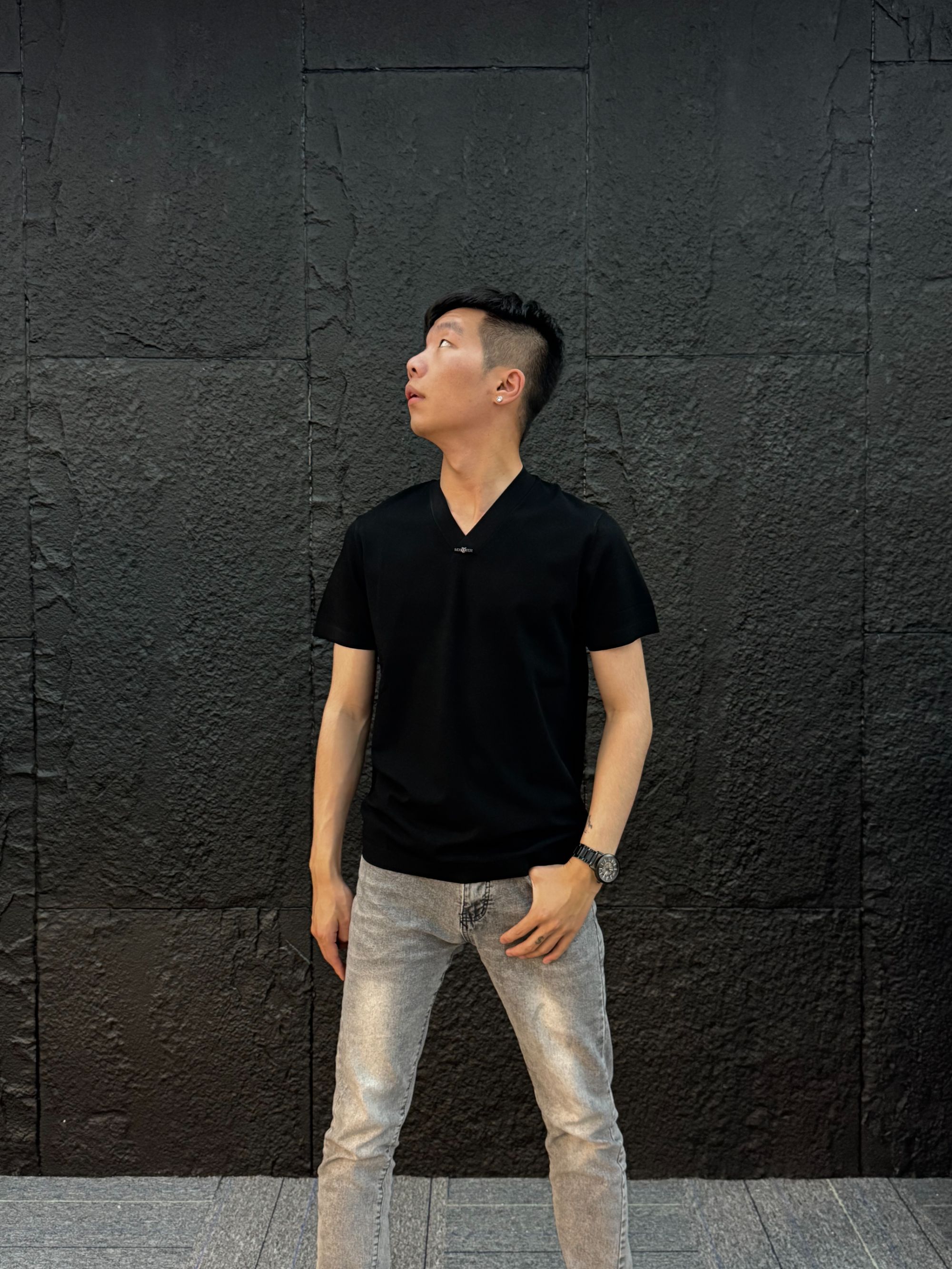 NP夏季冰丝休闲时尚V领潮牌宽松轻奢修身百搭短袖T恤纯色潮流半袖