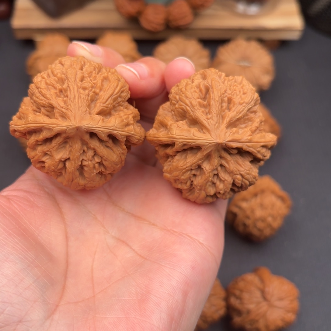 文玩核桃把件粗筋47