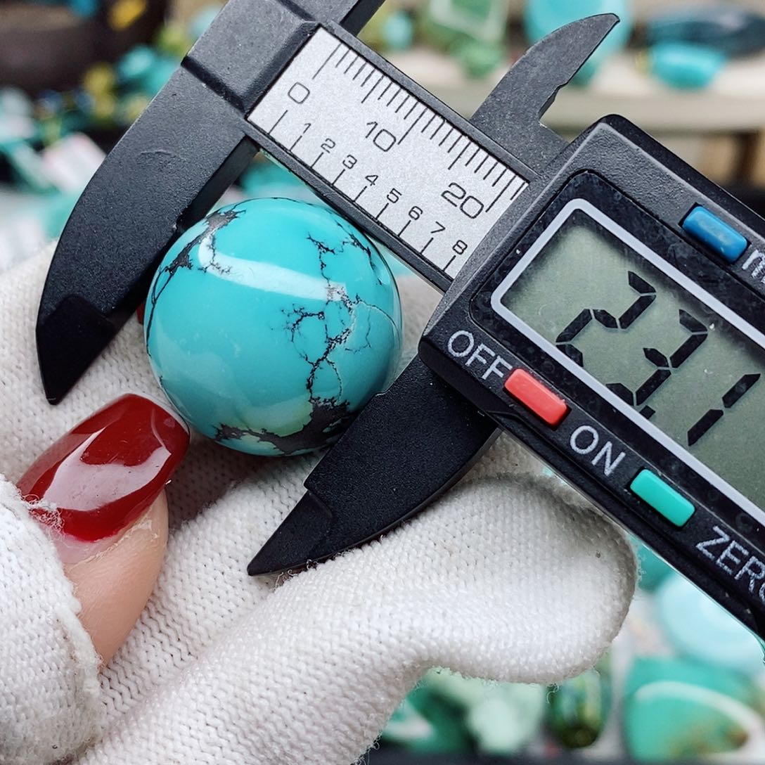 绿松石颈饰未镶嵌