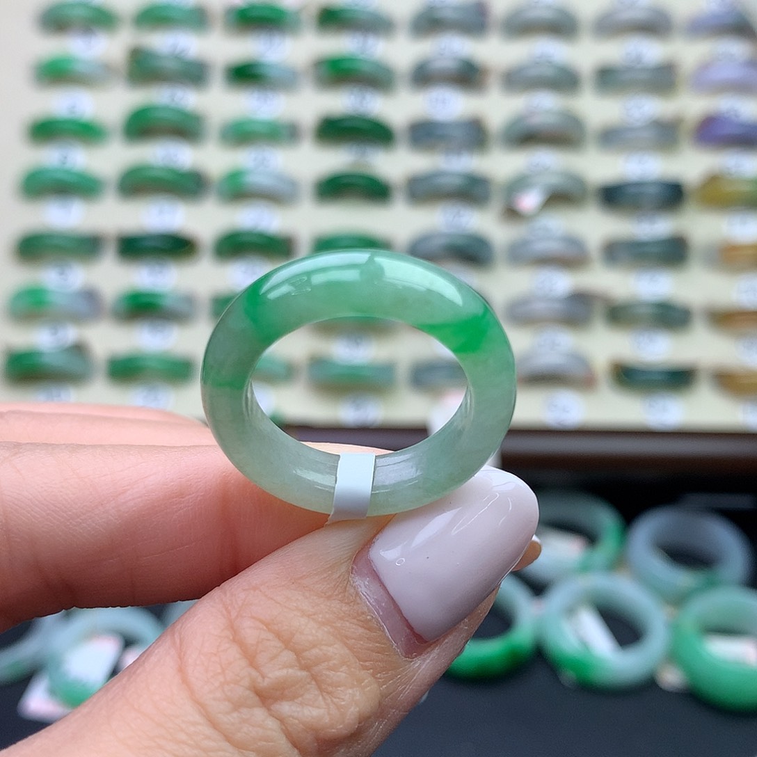 我***蟆翡翠未镶嵌戒圈港16