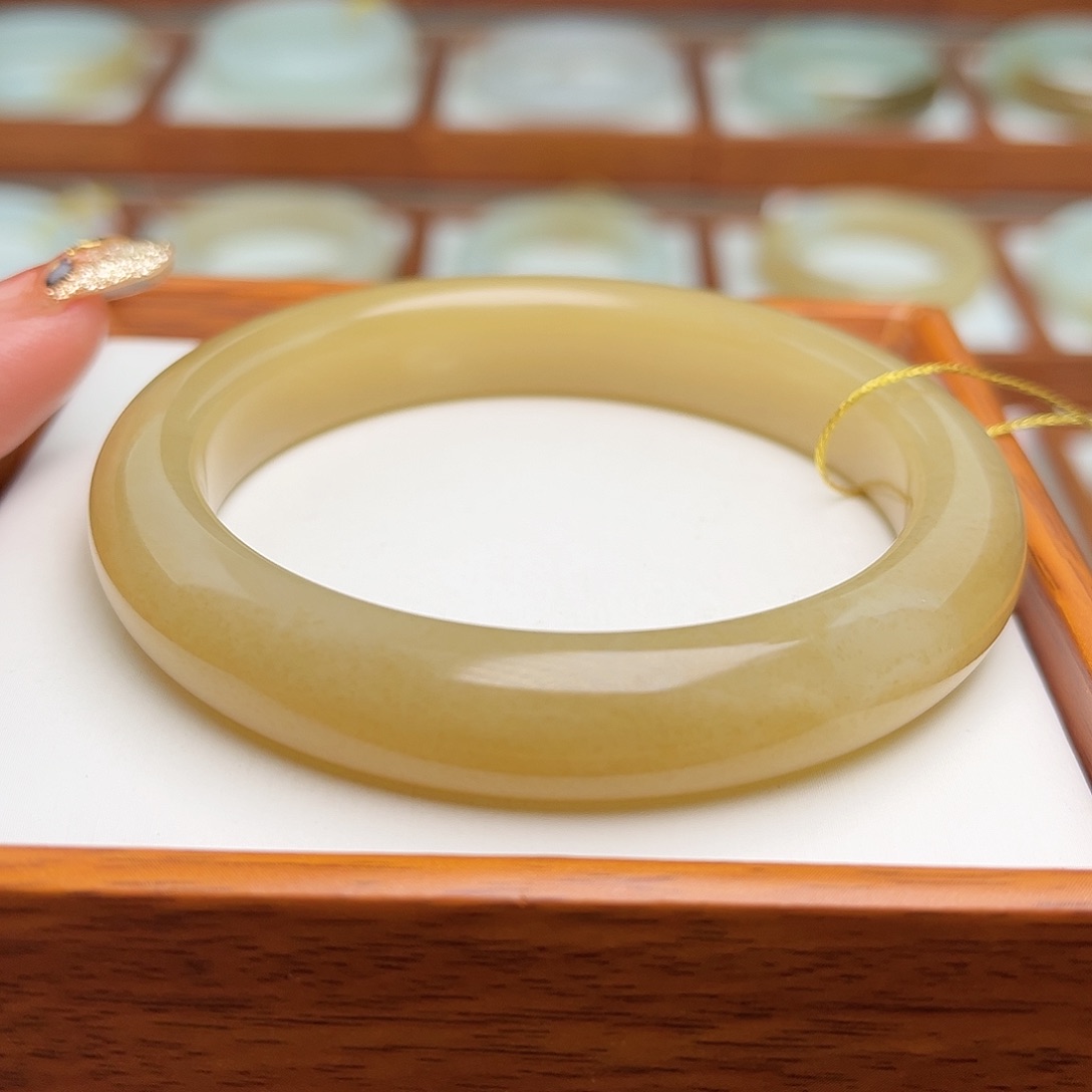 和田玉手镯未镶嵌58.6