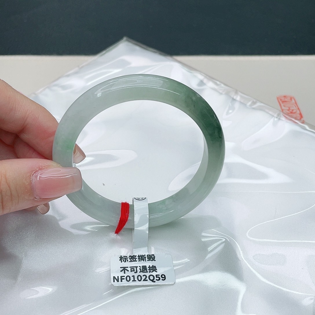 翡翠手镯未镶嵌正53.6