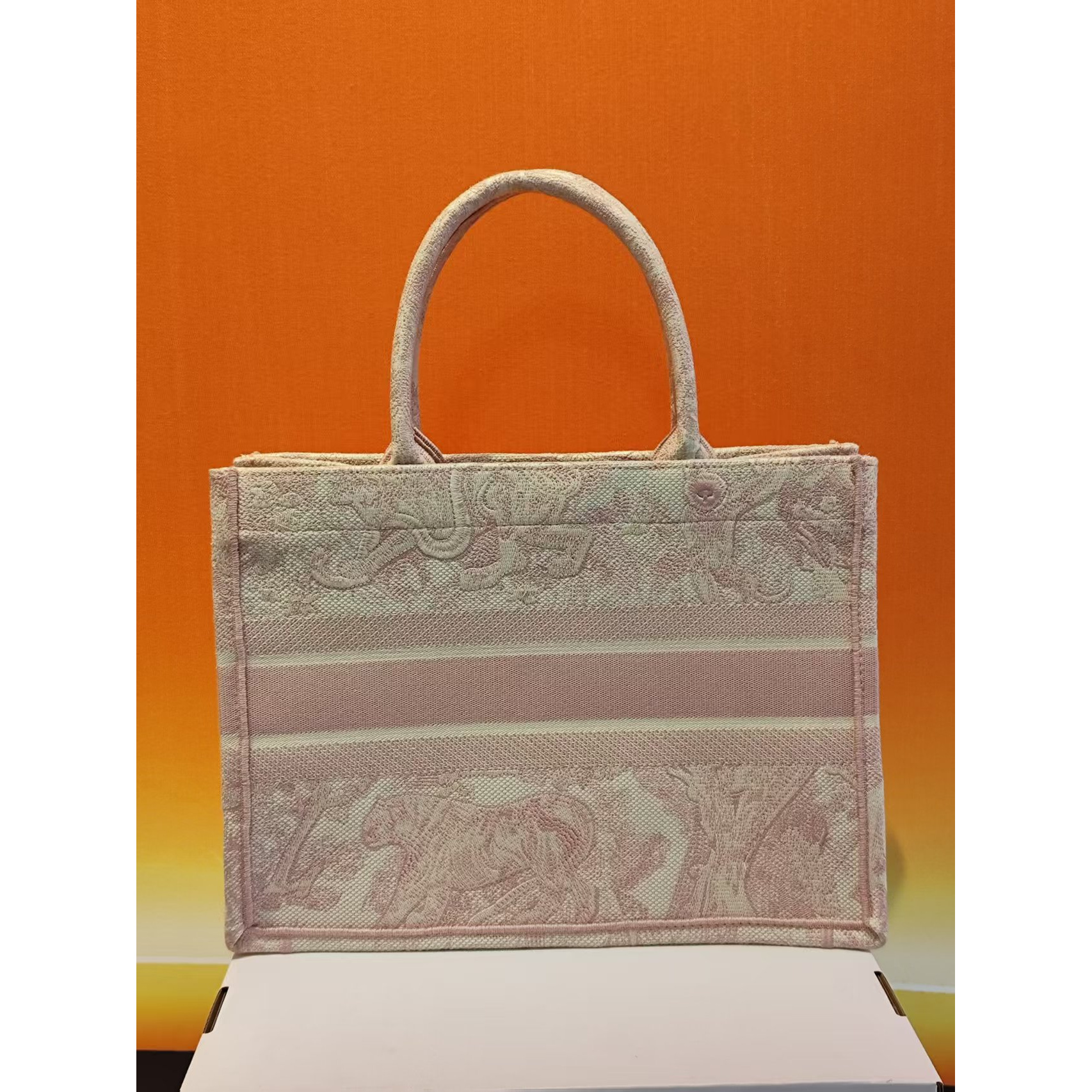 2025 新款时尚2百搭女包轻奢休闲便携粉色编织袋