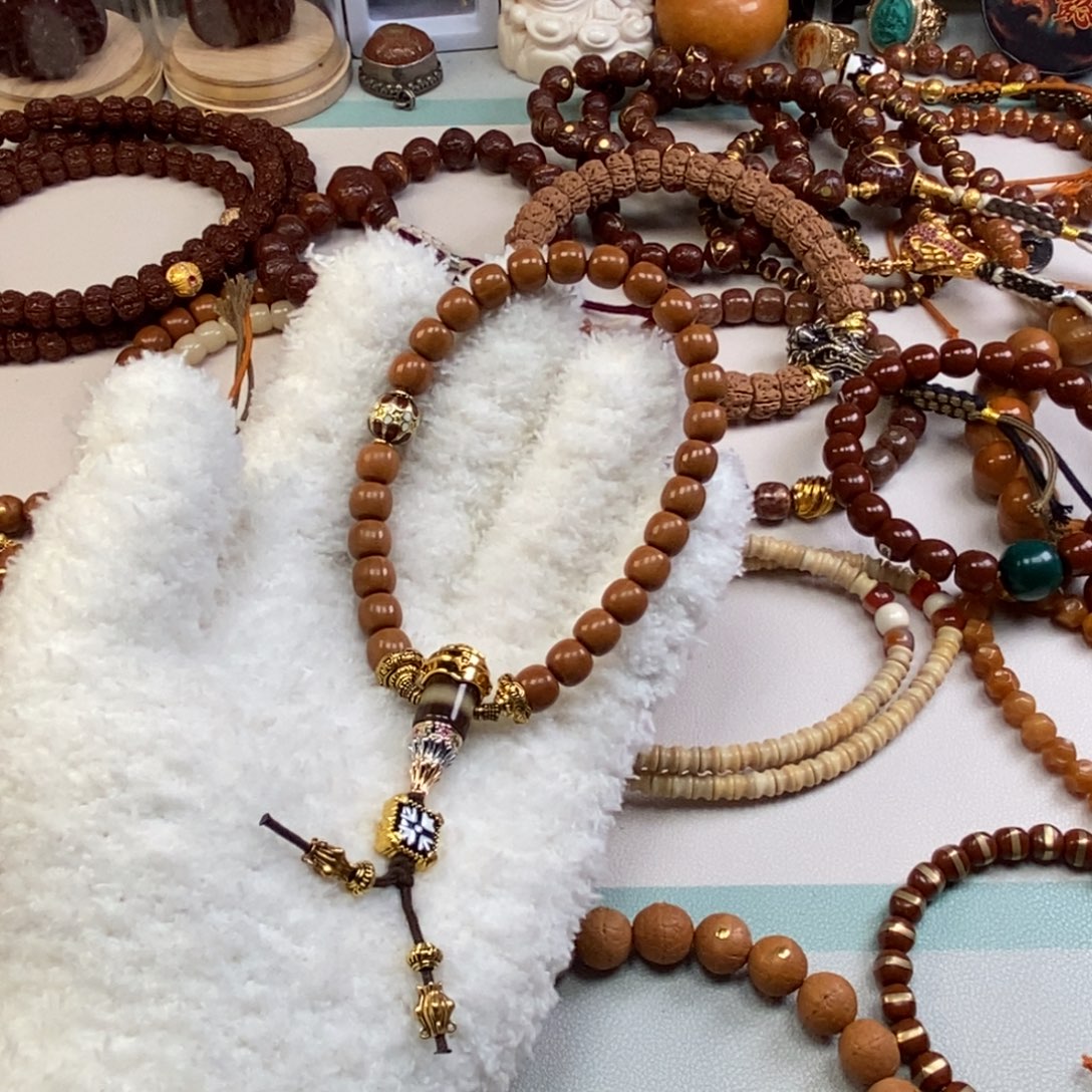 吊坠猴头核桃。。。。。。。。。。。