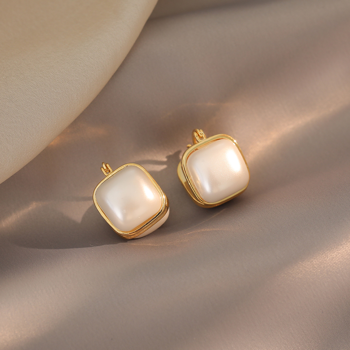 铜合金耳饰 气质轻奢时尚百搭复古小众设计感 LY0196