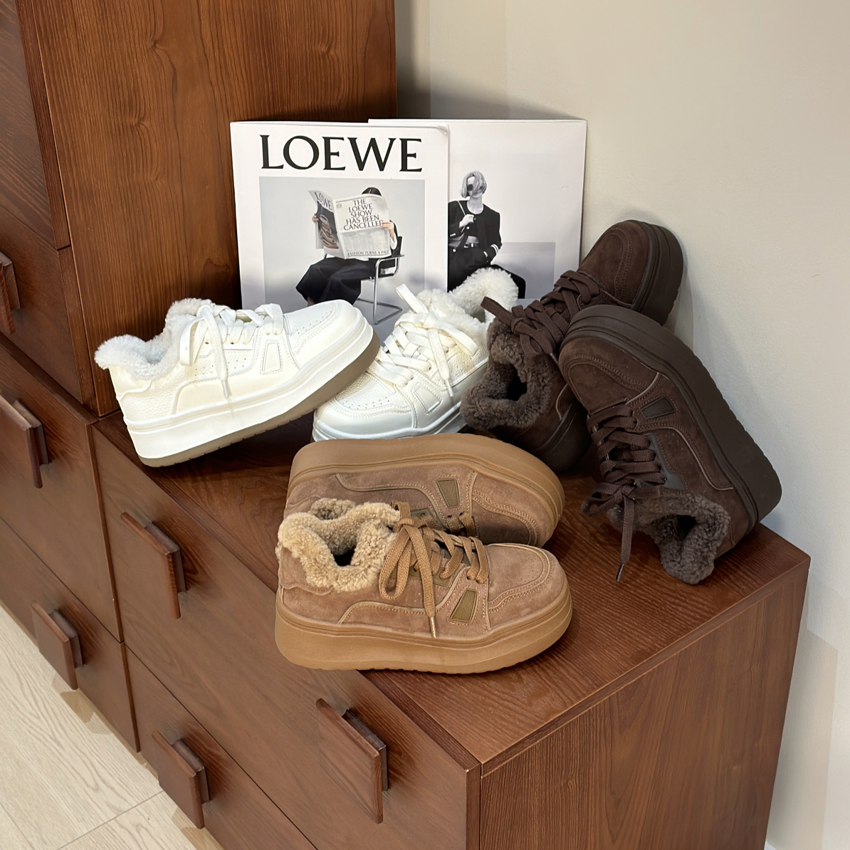 加绒保暖真皮小白鞋女2025新款冬季厚底增高百搭休闲板鞋毛毛棉鞋