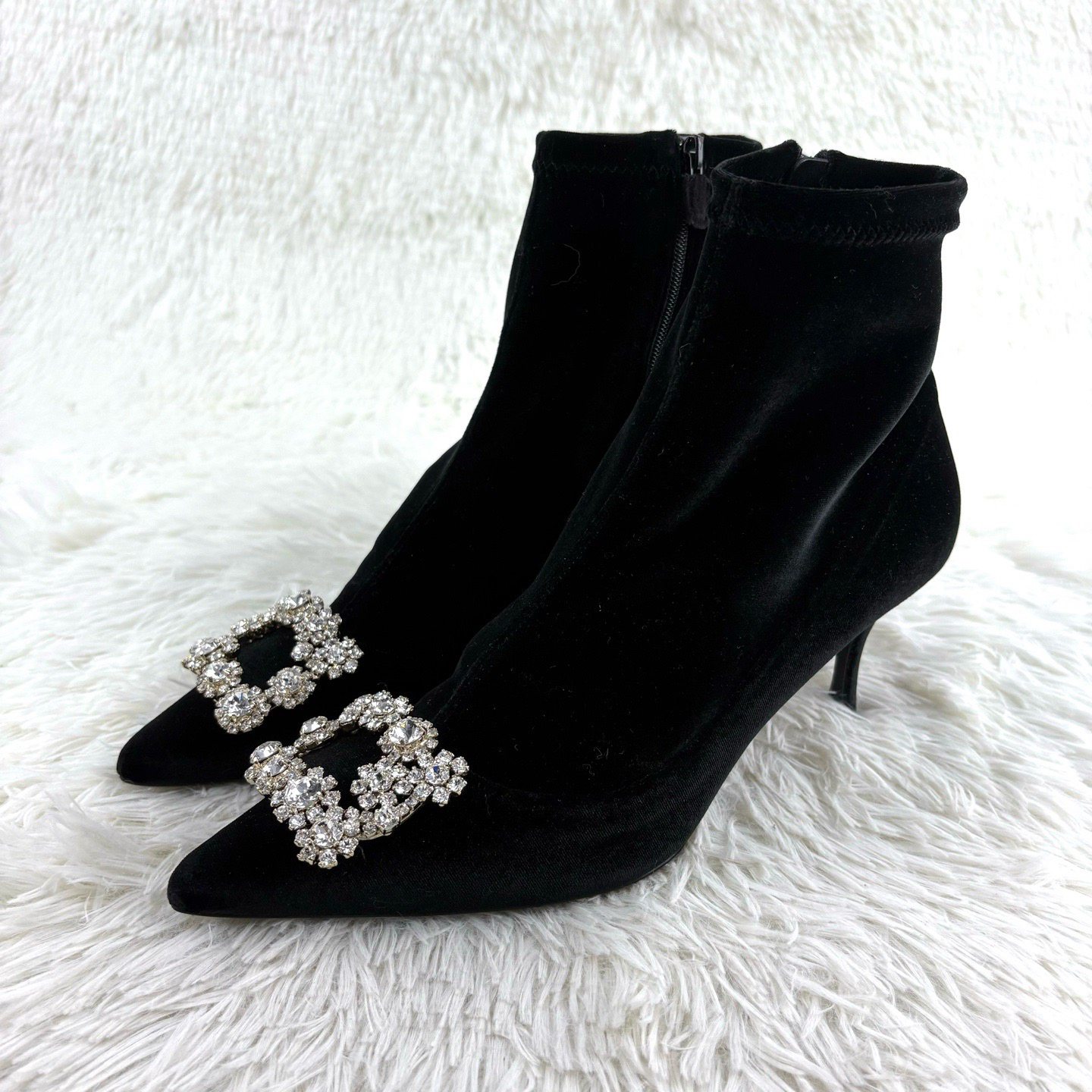 未使用 Roger Vivier/罗杰·维威耶 丝绒水钻方扣高跟短靴39码原盒