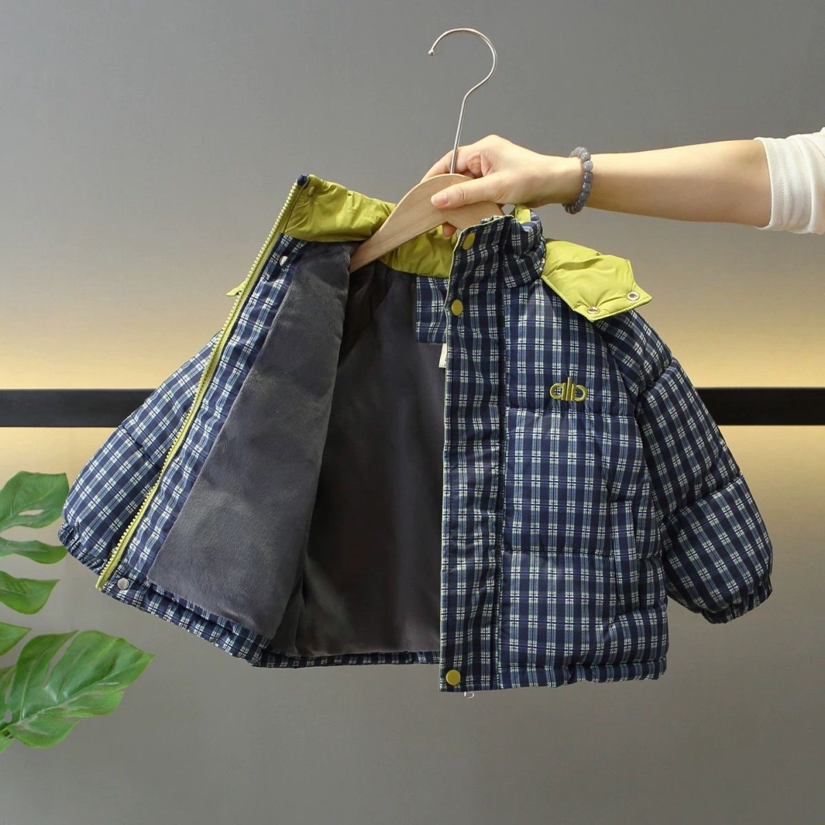 男童秋冬季加绒加厚格子棉服外套帅气潮酷宝宝冬装童装