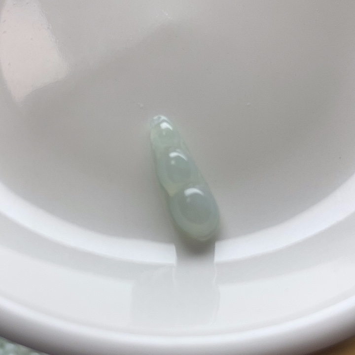 翡翠未镶嵌挂件长19冰豆子